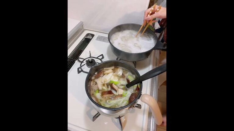 【きのこ好き必見】きのこたっぷり肉ニラそば