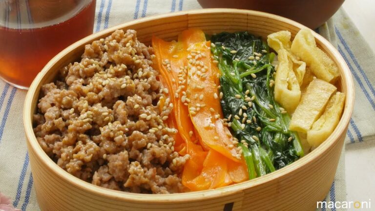 【ねぼすけ弁当】レンジで10分！ 3種のナムルと 豚そぼろの ビビンバ 弁当 のレシピ 作り方