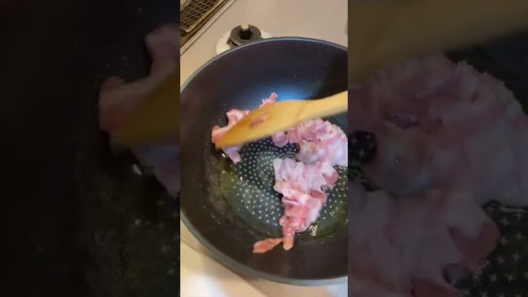 【和食】生姜たっぷり、隠し味にニンニク！何杯でも食べれる豚汁作っていくで⭐️#shorts #ご飯 #簡単 #豚汁 #味噌汁 #和食