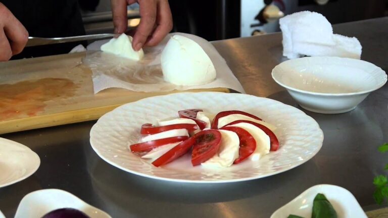 アルポンテ　イタリアン　カプレーゼ　トマトとモッツァレラチーズのサラダ