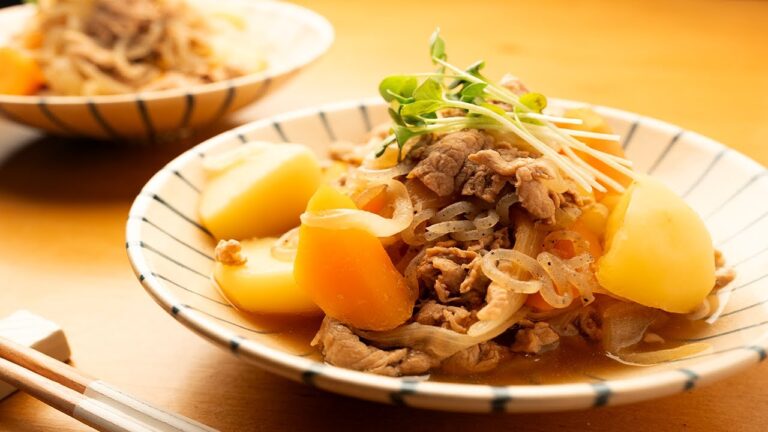 【おうちごはん】25分で作り置きも！みんなが喜ぶ『豚こま肉じゃが』