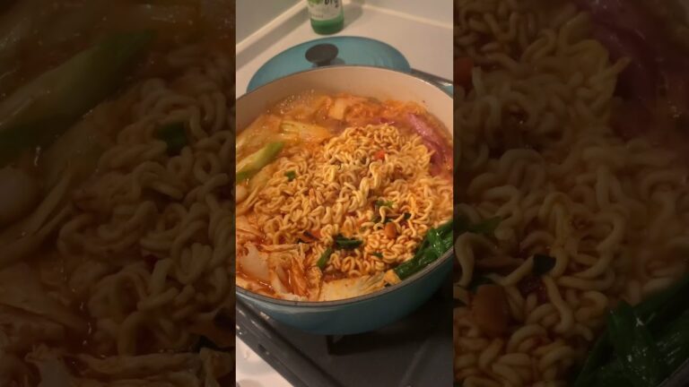 我が家の定番鍋はプデチゲ❤️‍🔥#辛ラーメン #プデチゲ
