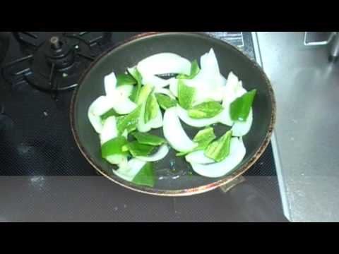 ピーマンと玉ねぎのカレー炒め