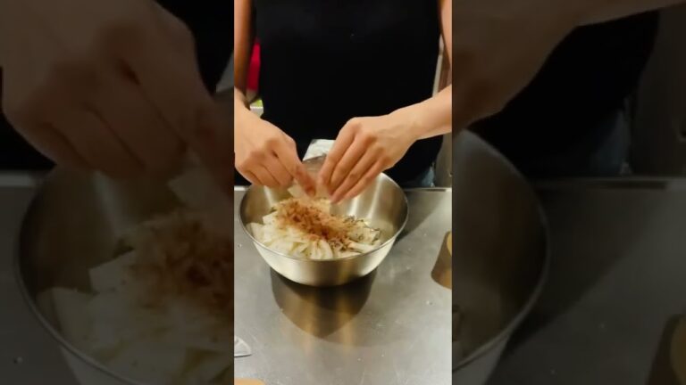 大根サラダ作る