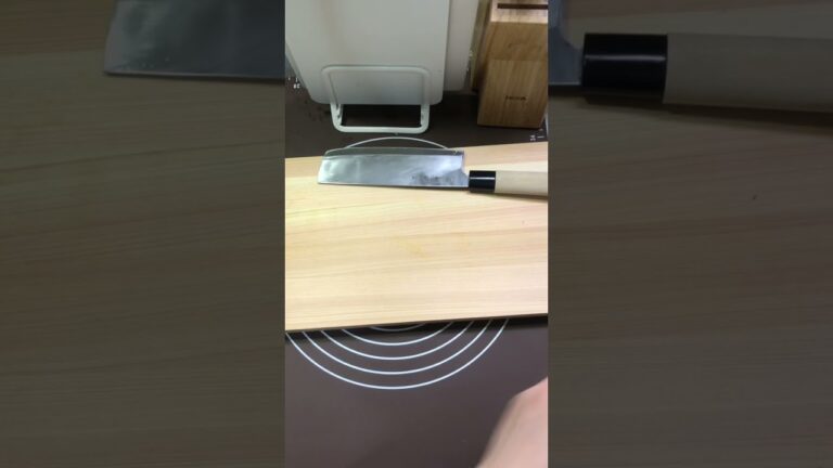 むちゃくちゃ簡単にできる野菜炒めを作りながら実は豚キムを作ってた謎ショート