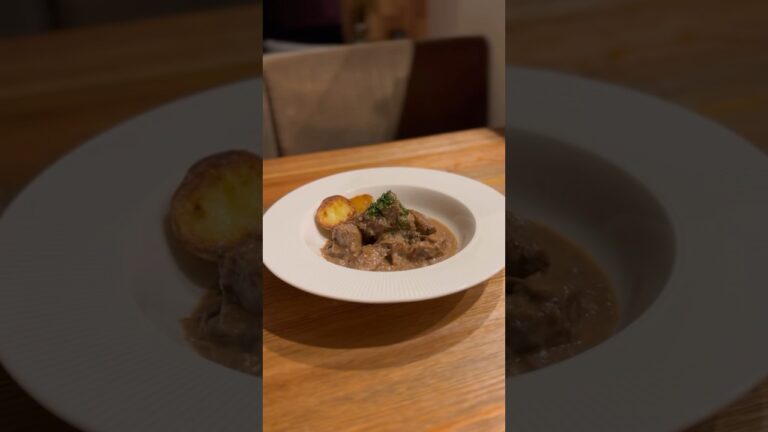 【ビーフストロガノフ】ホテルのコックが作る"ビーフ・ストロガノフ"#ビーフストロガノフ#ハッシュドビーフ#ビーフシチュー#ハヤシライス#フランス料理#ロシア料理#フランス郷土料理#フランス家庭料理