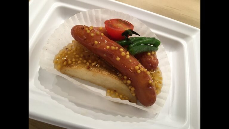 惣菜　料理　メニュー　ウインナーとポテトのオーブン焼き〜ハニーマスタードがけ〜