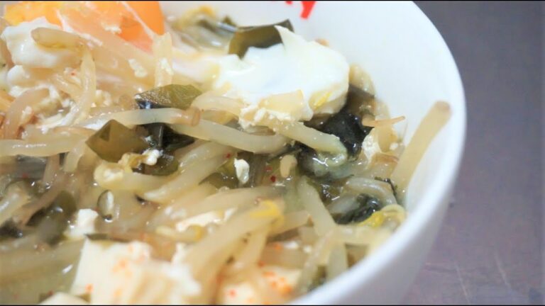 【料理・Cooking】美味いだし入りの、もやしの味噌汁