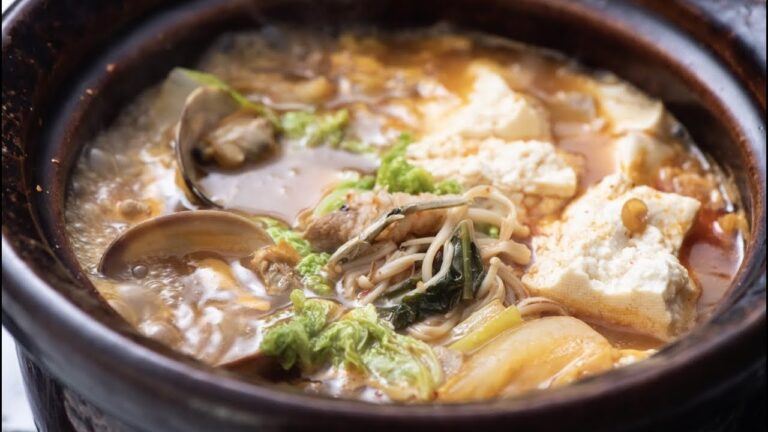 体を芯から温める！ヘルシー＆スタミナ満点の「 納豆チゲ 」太らない・もたれない！  松田美智子   真夜中ごはん #8｜ kufura  [ クフラ ]