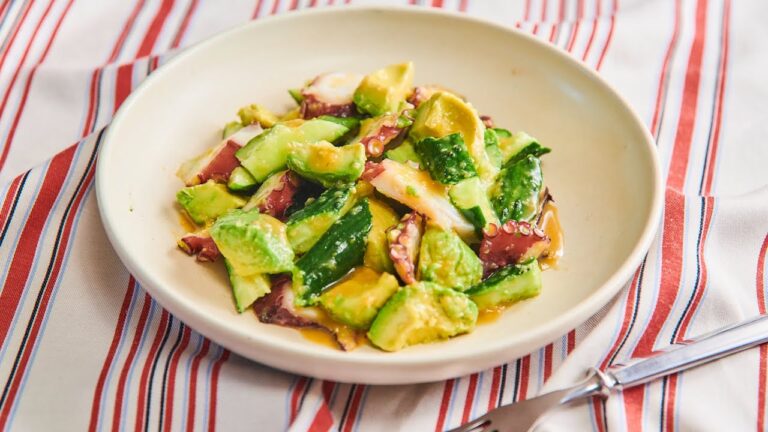 お店屋さんのタコサラダ