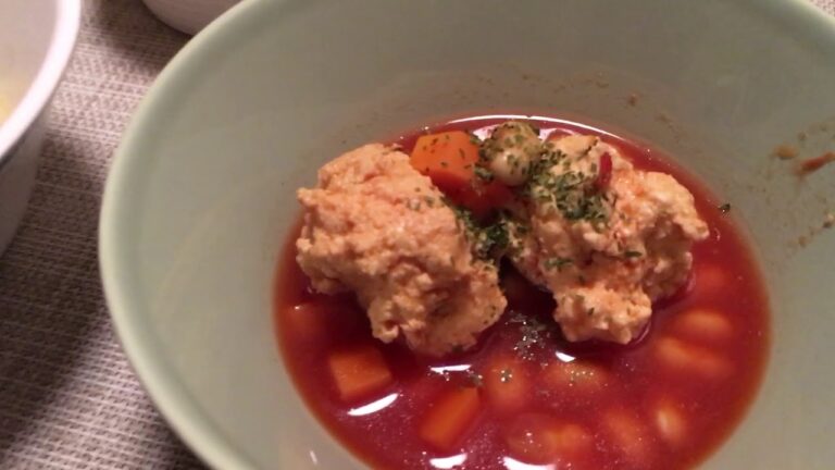 「豆腐と鶏肉のフワフワ肉団子トマトスープ」 「まいたけと里芋の豆乳グラタン」【おうちごはん】