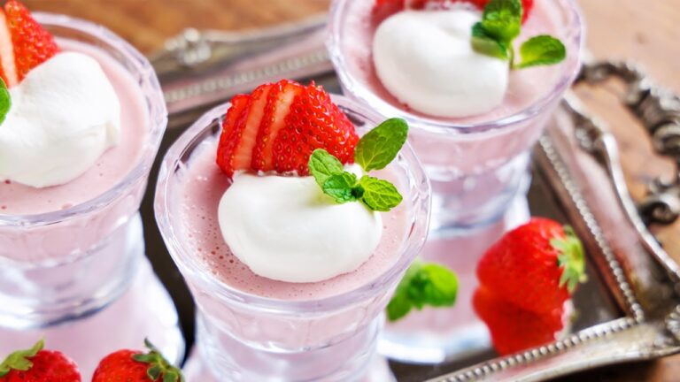 【混ぜて冷やして超簡単】 いちごミルクプリン / 苺 イチゴ 【 簡単 時短 節約 スイーツ 】 Mizuki