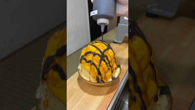 黒ごまプリンが乗った濃厚かぼちゃかき氷ができるまで🎃和菓子職人が手がける都内有数のかき氷名店！#shorts #東京グルメ #japanesefood #japan #ハロウィン
