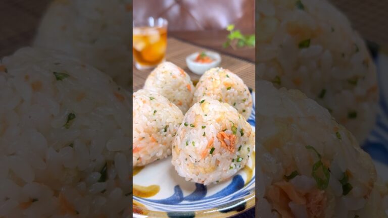 鮭フレークと天かすの混ぜおにぎり