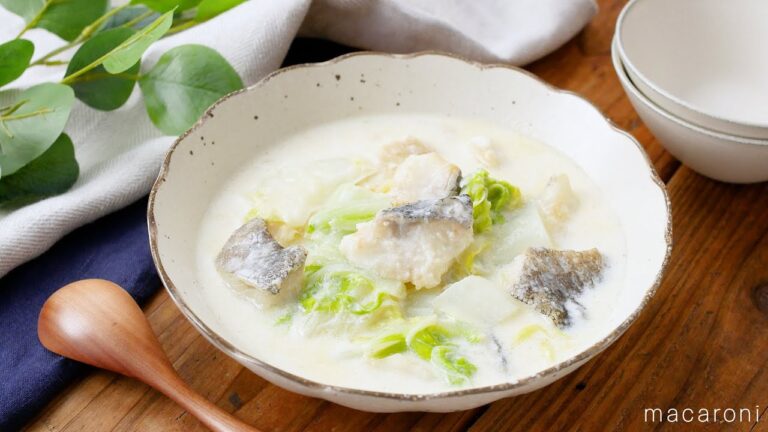 【たらと白菜のクリーム煮】フライパンひとつで！白菜トロトロ！生クリームは使わず牛乳のみであっさり♪｜macaroni（マカロニ）