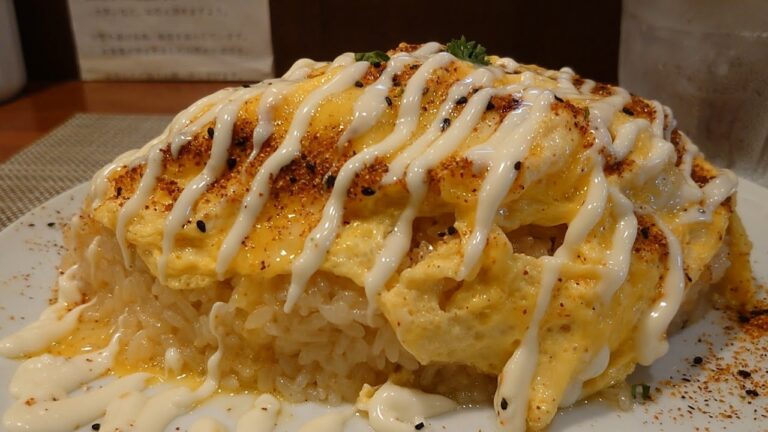 めぐろ三ツ星食堂のお正油オムライス（大もり）