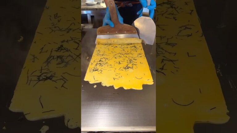 SNSで大人気のローリング明太だし巻き卵が絶品！