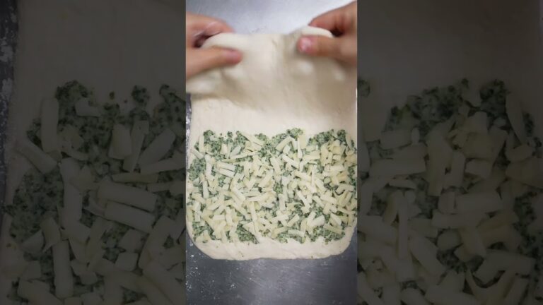 もちもち病みつき食感！じゃがいもっちーずツイスト～青のりマヨ仕立て～　Potato and Cheese Twist Bread #shorts