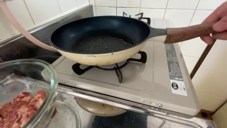 豚肩ロースとじゃがいものオイスターソース炒め
