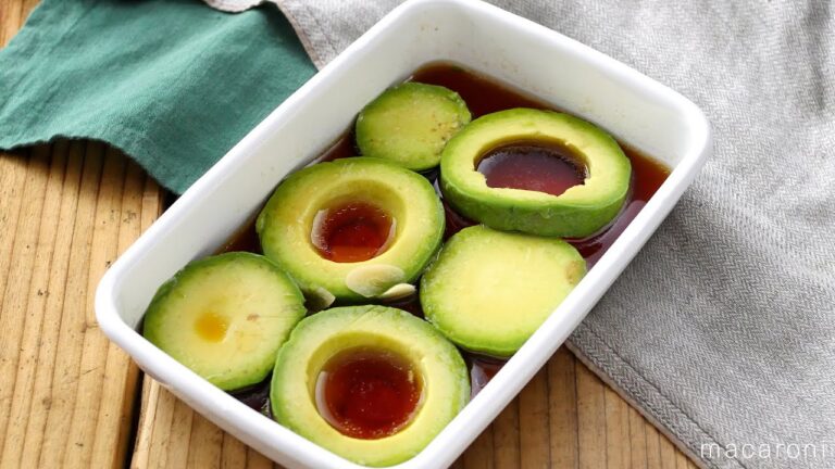 【やみつきアボカド】切り方もポイント！やみつき漬けレシピ♪｜macaroni（マカロニ）