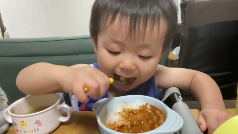 🍒I'm crazy about eating hayashi rice! 👶❕🍒🍛夢中でハヤシライスを食べます！👶❕🍛