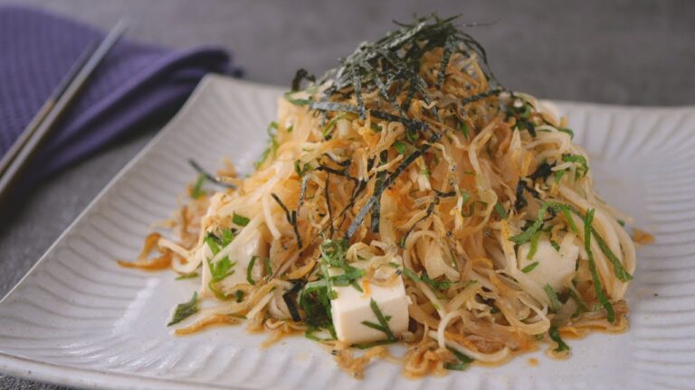 【大盛で食べちゃうよ～♡簡単しゃきしゃき大根サラダ】かりかりじゃこ、大葉、焼き海苔乗せて。🍺がすすみすぎ「まるめし」 | Japanese style Daikon  salad