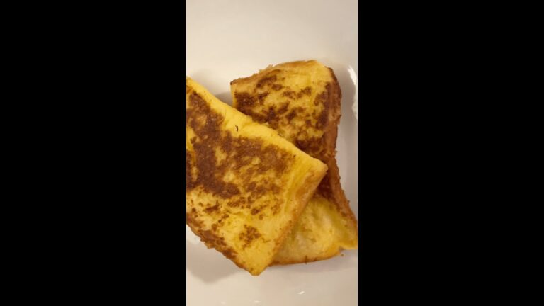 【自炊2年目の料理日記】牛乳なしのフレンチトーストが美味しすぎる #Shorts