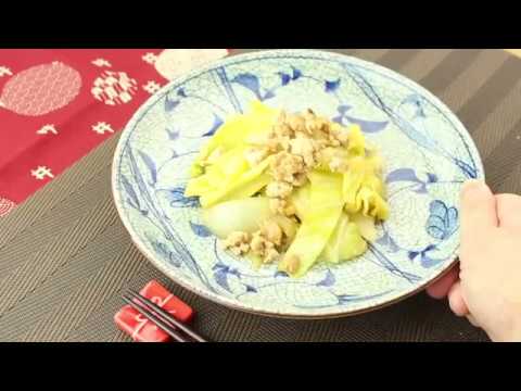 キャベツと鶏ひき肉炒め