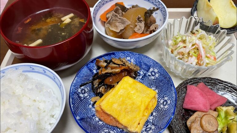 （ある日の朝食）作り置きおかずと明太子入り卵焼き