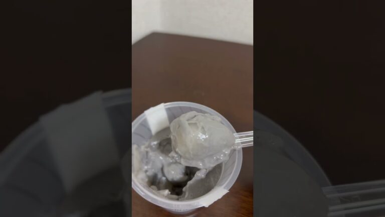 るろうにん生存日記　eat　黒ごまミルクプリン　もちソース入り