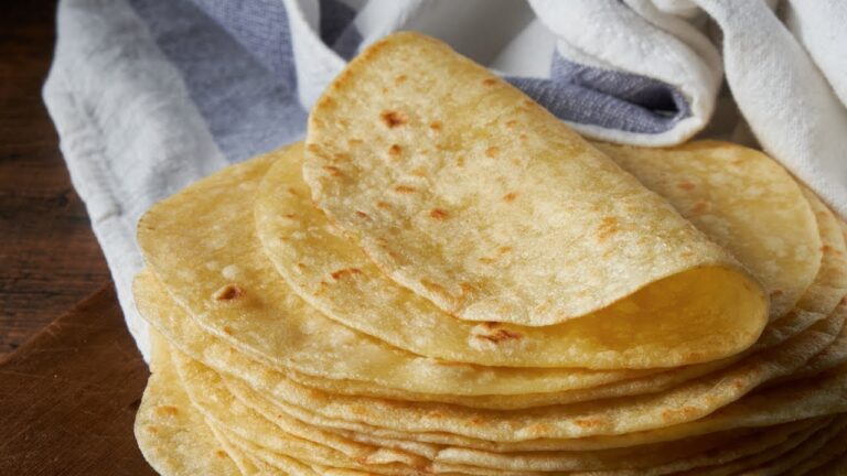 薄力粉とコーンミールの自家製トルティーヤ