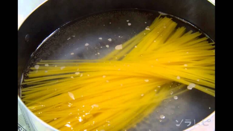 数秒でわかる「春キャベツと桜海老のペペロンチーノ」の作り方