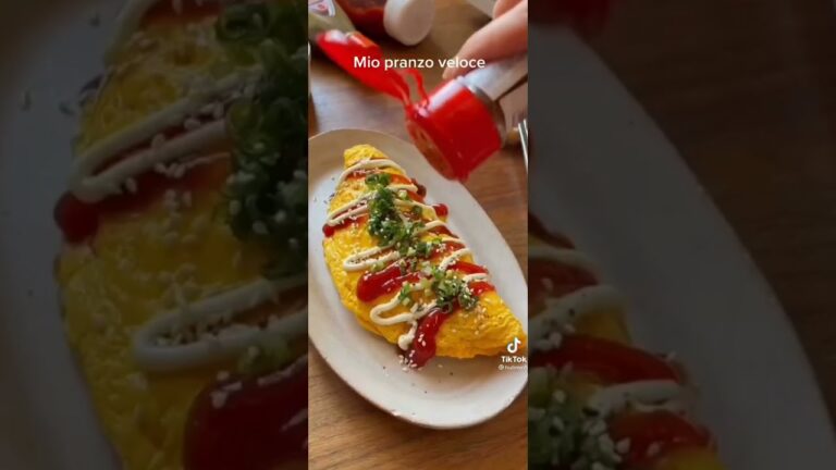 電子レンジで超簡単！トッピングは自由なオムレツ[グルメTikTok]