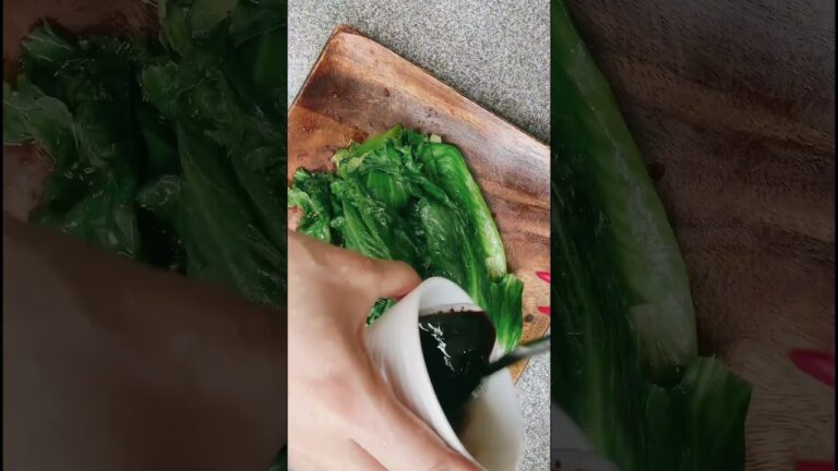 レタスの外葉を捨てないで〜❣️レタスの湯引き🙇🏼‍♀️栄養抜群❣️#お料理動画 #簡単レシピ #japanesefood #レタス