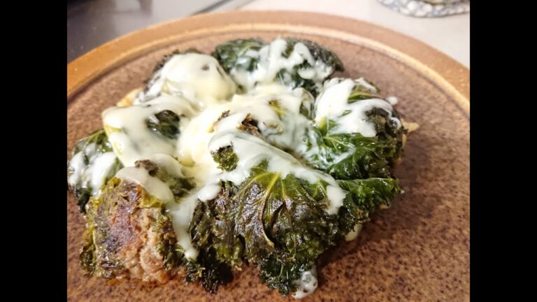ケールの肉巻き｜ケール以外でもOK。好きな葉野菜と豚ひき肉で作るフライパン料理