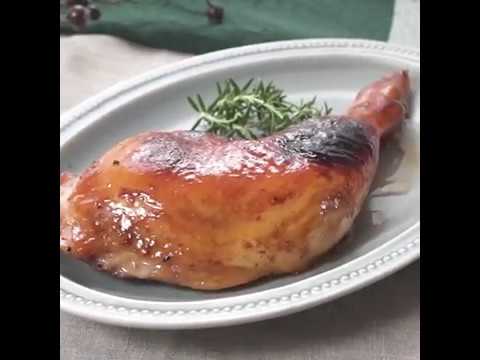大きな骨付き肉をガブリと食べたい！　クリスマスにぴったりのローストチキン ｜ moguna[モグナ]