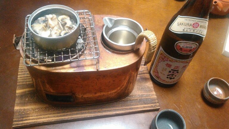 燗銅壺で、ツブ貝の白ワイン蒸し