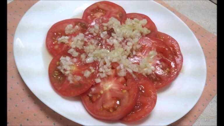トマトと玉ねぎのサラダ