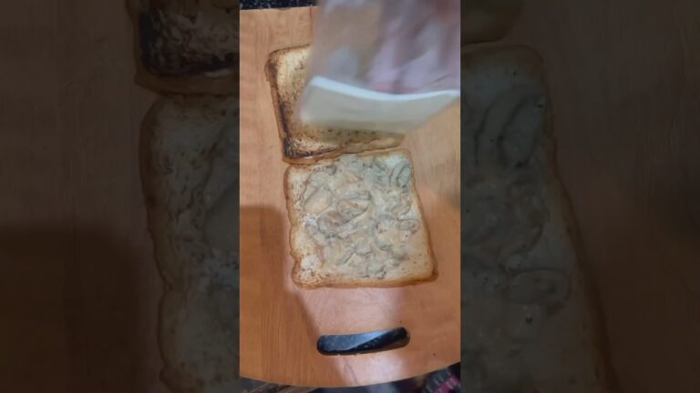 Mushroom cheese toast in 10mins #musttryrecipe#viralvideo #youtubeshorts #tastyrecipes #quickrecipe