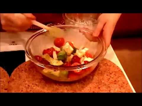 KAGOME トマト 料理レシピ　トマトとアボカド、チーズのわさびオイル和え