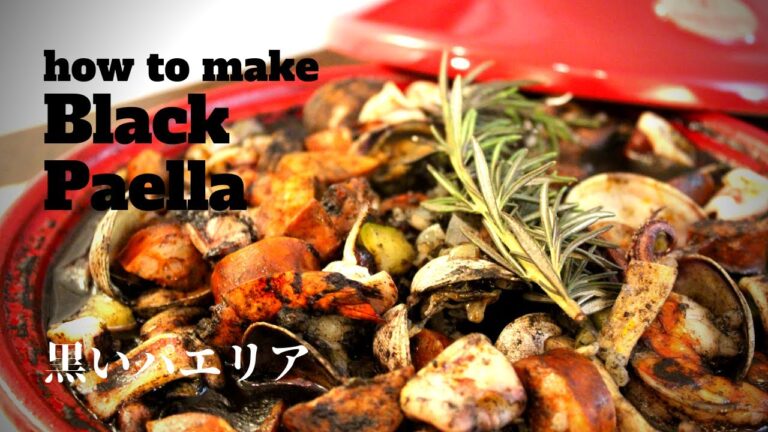 Black Paella 黒いパエリア　イカ墨とチョリソー。アンチョビの力強いテイストが病みつきにっ!！