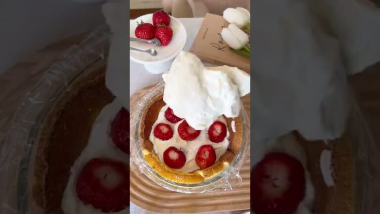 いちごスペシャルで超簡単ズコットケーキ作ったよ👩🏻‍🍳#ズコットケーキ #ドームケーキ #いちごスペシャル #いちごスイーツ #おうちカフェ #strawberrycake #homemade