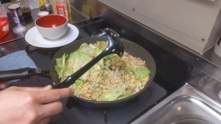 見習い料理人の日課　レタスチャーハン@料理