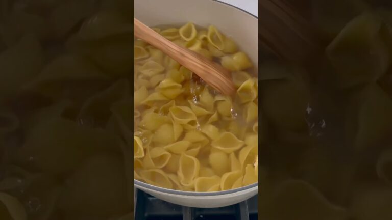 CREAMY BUTTERNUT SQUASH MAC N CHEESE W/CRISPY BACON