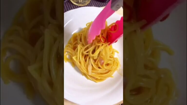 超簡単！包丁すら使わない、レンジで和風パスタ！Japanese-style pasta in the microwave #shorts
