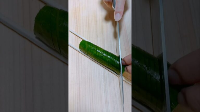 【ちょっとした料理のコツ】きゅうりの蛇腹切り#shorts