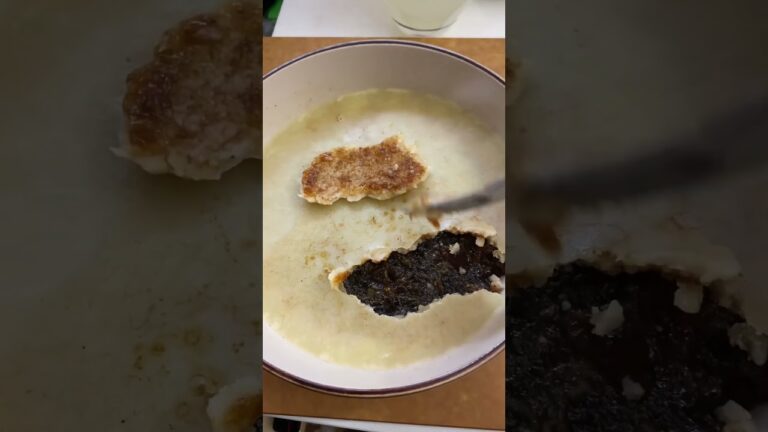 （下）スペアリブ料理のスープが一夜は冷蔵庫に冷やして、これくらいの油質が．．．