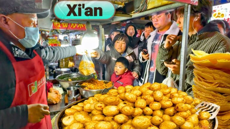 A 24-Hour Nonstop Food Bomb in Xi’an’s Old Street Market, China: From Breakfast to Late-Night Snacks