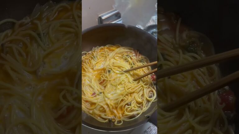 トマト煮込みの残ったソースで簡単！チリカルボナーラ🍝 #料理動画 #パスタ #カルボナーラ