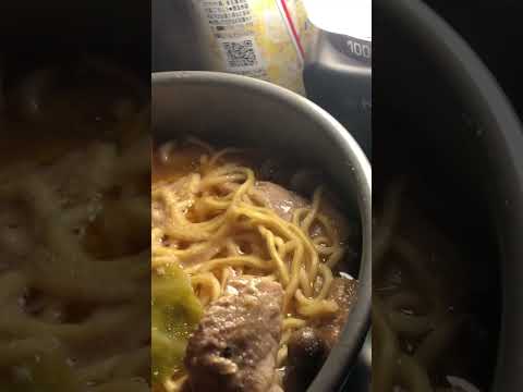 キャンプには煮込みラーメン！豚バラと？#キャンプ飯 #煮込みラーメン#らーめん